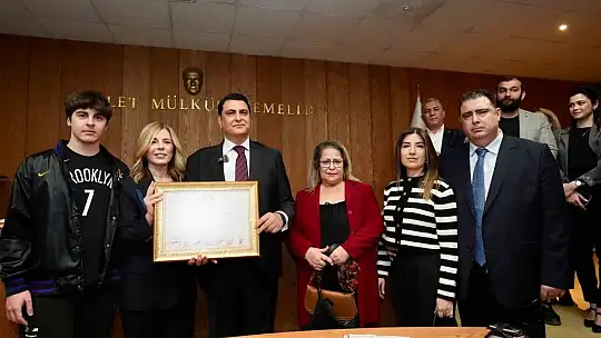 Yılmaz, Mazbata töreninde gözyaşlarına hakim olamadı