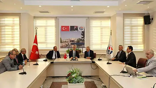 Yılmaz, Suriye'de görev yapan dekan ve müdürlerle toplantı yaptı