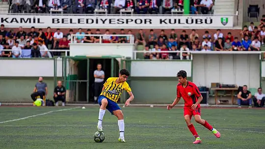 Yılmaz, turnuvaya katılan sporculara teşekkür etti