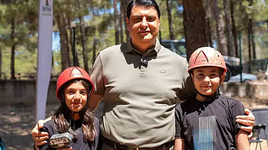 Yılmaz, yetim çocuklar ve anneleriyle buluştu