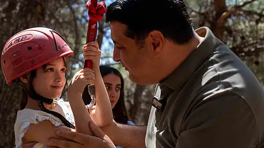 Yılmaz, yetim çocuklar ve anneleriyle buluştu