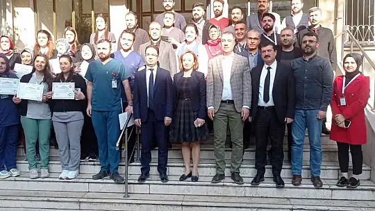 Yoğun bakım hemşerilerine sertifikaları verildi