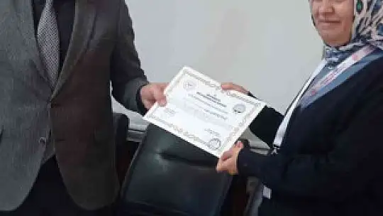Yoğun bakım hemşerilerine sertifikaları verildi