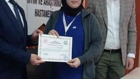 Yoğun bakım hemşerilerine sertifikaları verildi