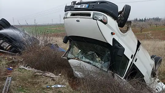 Yolcu minibüsü tıra çarptı: 1 yaralı