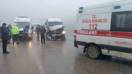 Yolcu minibüsü vince çarptı: 9 yaralı