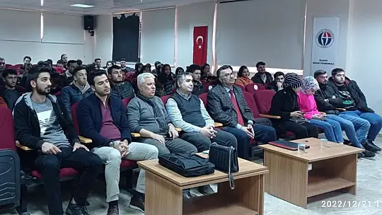 Yüksekokul öğrencilerine pazarlama ve reklam semineri