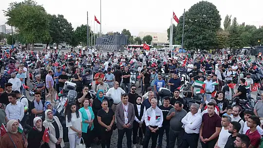 Yüzlerce motosikletli Filistin'e destek için konvoy oluşturdu