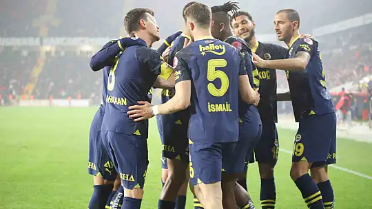 Ziraat Türkiye Kupası: Gaziantep FK: 0 - Fenerbahçe: 1 (Maç devam ediyor)