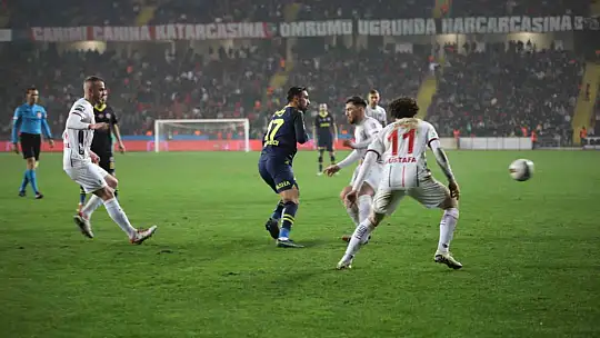 Ziraat Türkiye Kupası: Gaziantep FK: 0 - Fenerbahçe: 2 (İlk yarı)
