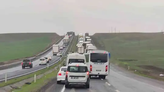 Zırhlı askeri araç devrildi, 6 asker yaralı