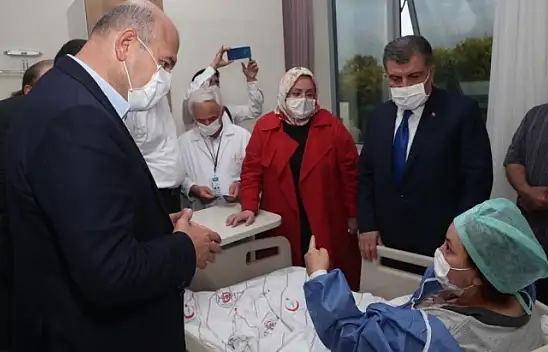 Bakanlar, fabrikadaki patlamada yaralanan çalışanları dinledi