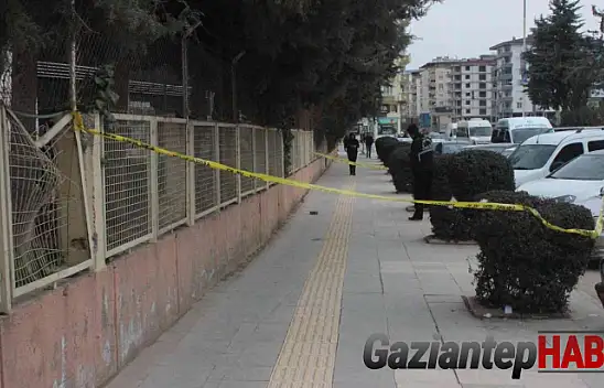 Hastane önünde karısına kurşun yağdırdı