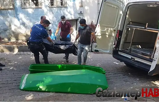 Husumetli 3 kişi arasında çıkan kavgada kan aktı: 1 ölü, 1 yaralı