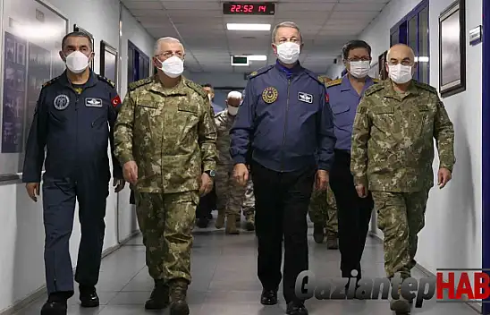 Mehmetçik Irak'ın kuzeyindeki terör yuvalarına yönelik Pençe Kilit Operasyonu'nu başlattı