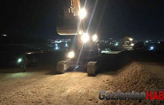 TAG Otoyolu'na akan atığın önünün kesilmesi için çalışma başlatıldı