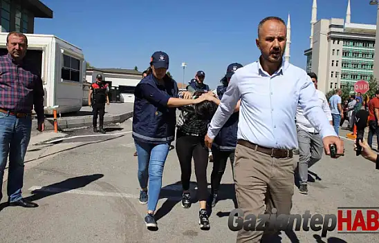 Vahşi cinayetin zanlıları adliyeye çıkarıldı