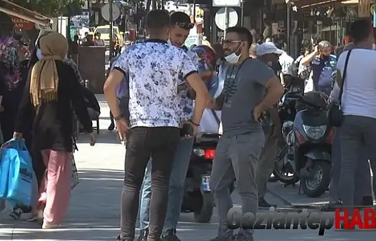 Yoğun bakım hasta sayısı artıyor, çarşıdaki yoğunluk azalmıyor