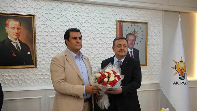 AK Parti'ye geçen Umut Yılmaz Gaziantep'te coşkuyla karşılandı