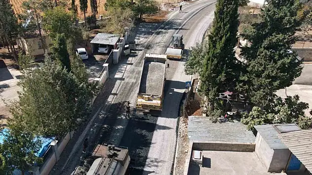 Araban'da 12 kilometrelik kırsal mahalle grup yolunda asfalt çalışmaları tamamlandı
