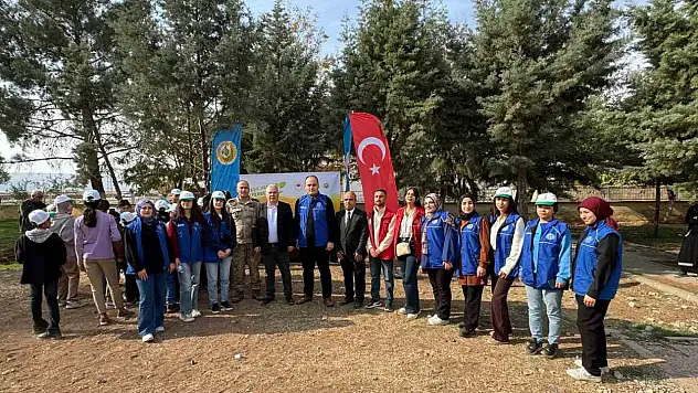 Araban'da Cumhuriyet'in 102. yılı için 102 fidan dikildi