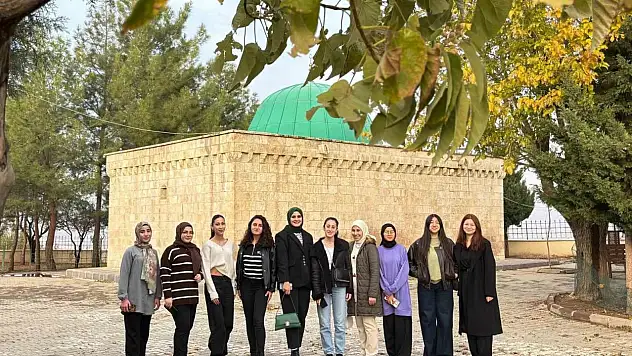 Araban KYK yurdu öğrencilerinden Sa'd Bin Ebu Vakkas Hz. türbesine ziyaret