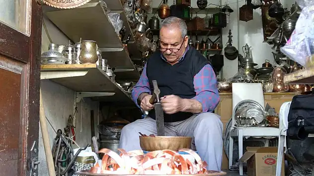 Bakır bileklikler yeniden moda oldu