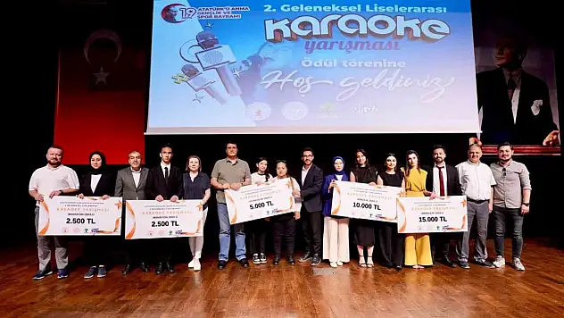 Başkan Yılmaz, başarılı öğrencileri ödüllendirdi