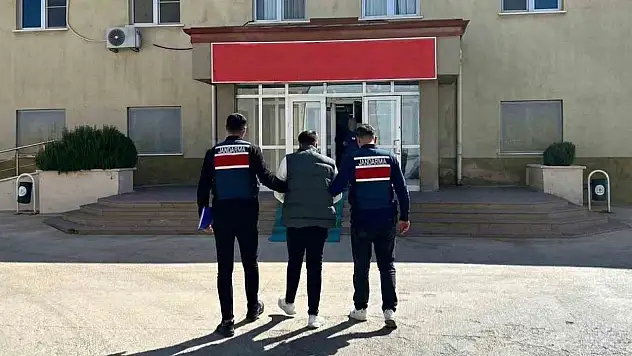 Gaziantep'te 11'er yıl hapis cezasıyla aranan 3 şahsı jandarma yakaladı
