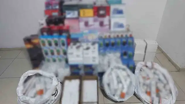 Gaziantep'te 1,3 milyon TL'lik kaçak elektronik eşya ele geçirildi: 1 gözaltı