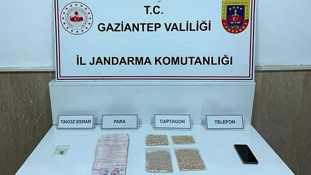 Gaziantep'te 4 bin 587 adet captagon hap ele geçirildi: 4 şahıs tutuklandı