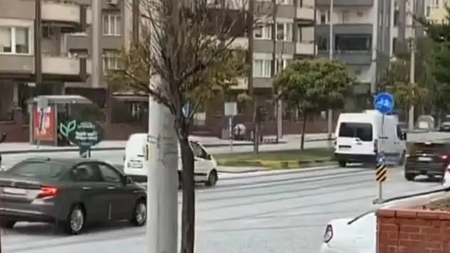 Gaziantep'te dolu etkili oldu: Cadde ve sokaklar beyaza büründü