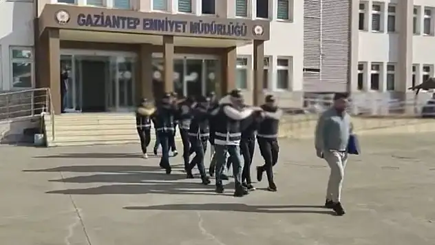 Gaziantep'te mesaj salonunu silahla tehdit edenlere operasyon: 3 şahıs tutuklandı
