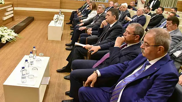GSO Başkanı Ünverdi iş dünyasının taleplerini Cevdet Yılmaz'a sundu