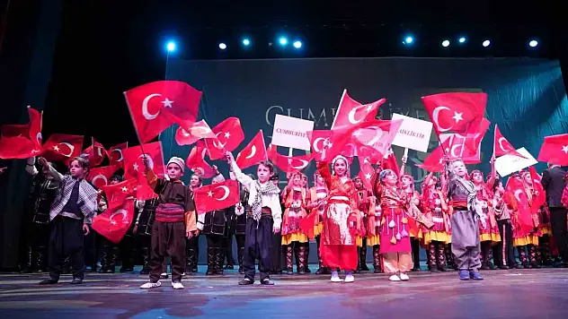 Şehitkamil'de 29 Ekim coşkusu Cumhuriyet dansı ile taçlandı