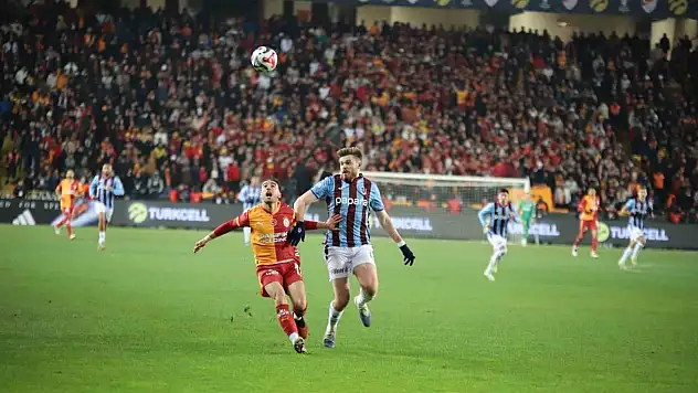 Turkcell Süper Kupa: Galatasaray: 2 - Trabzonspor: 0 (İlk yarı)