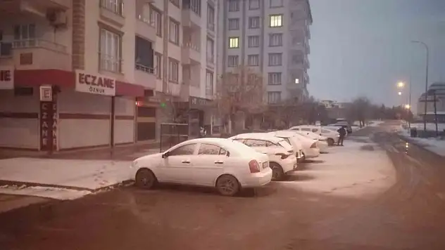 Yavuzeli'nde kar yağışı etkili oldu