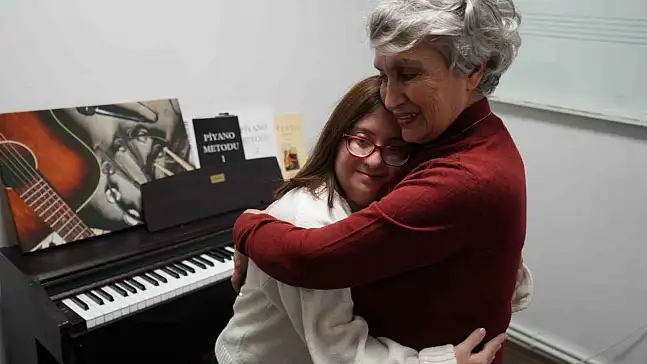 Osmaniye'deki otobüs kazasında ağır yaralanan Ayşegül Bayrak 60 günlük yaşam savaşını kaybetti