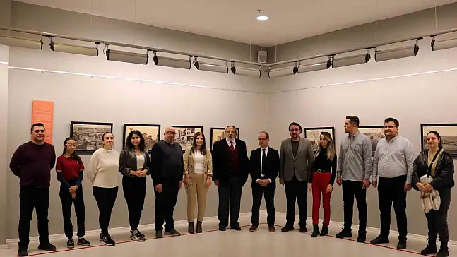 SANKO Sanat Galerisi'nde 'Savunma Dönemi Antep Kartpostalları' sergisi açıldı