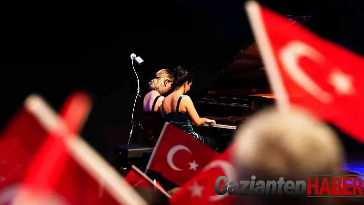 'Bir piyano dört el resitali' büyük ilgi gördü