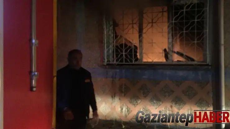 'Renksiz hayatıma renk katmak istiyorum' dedi kaldığı evi yaktı