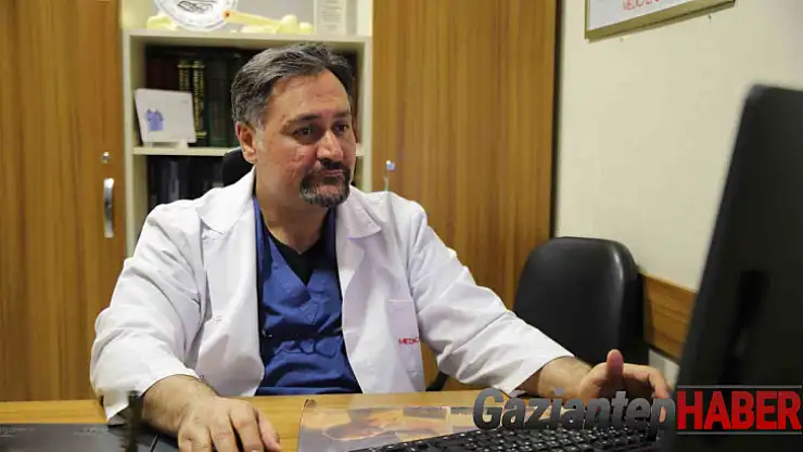 2 doktor sarsıntılara rağmen 20 saatte 50 depremzedeyi ameliyat etti
