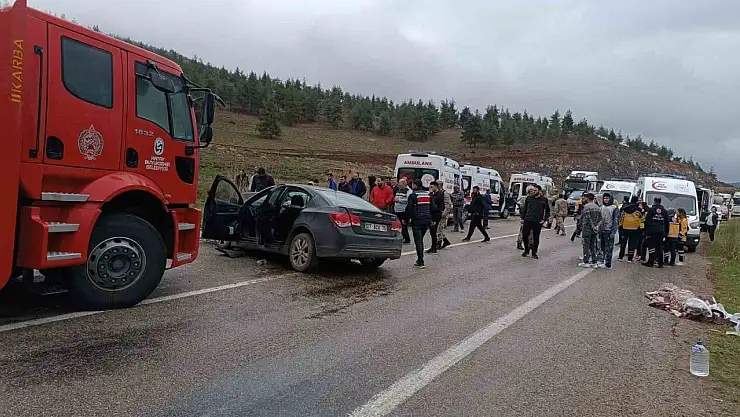 2 kişinin öldüğü kaza, öğretmenler okula yetişmeye çalışırken olmuş