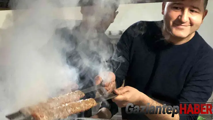 Yiyen dua ediyor! Tek kuruş para almıyor