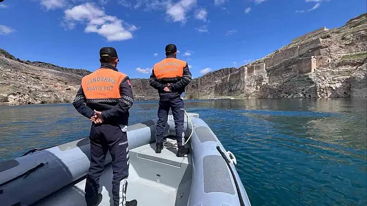 Ağ ile avlanma yasağına uymayan 2 şahıs suçüstü yakalandı