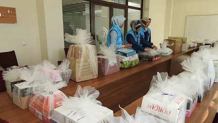 Annelere ve genç kızlara en mutlu günlerinde anlamlı hediye