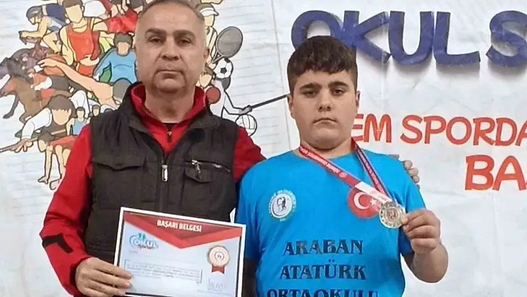 Arabanlı öğrenci, Türkiye Tekvando Şampiyonası'nda Gaziantep'i temsil edecek