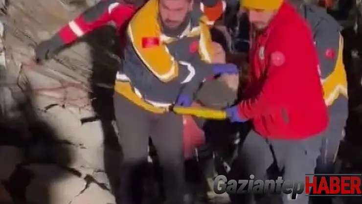 Baba ve kızı depremin 71. saatinde yaralı olarak kurtarıldı