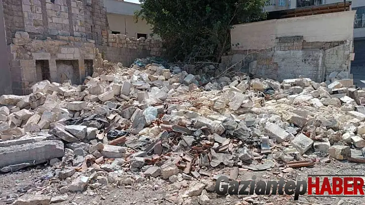 Bağımlıların mesken tuttuğu metruk binalar yıkıldı