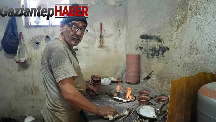 Bakır kalaycısının 100 derece sıcakta zorlu mesaisi